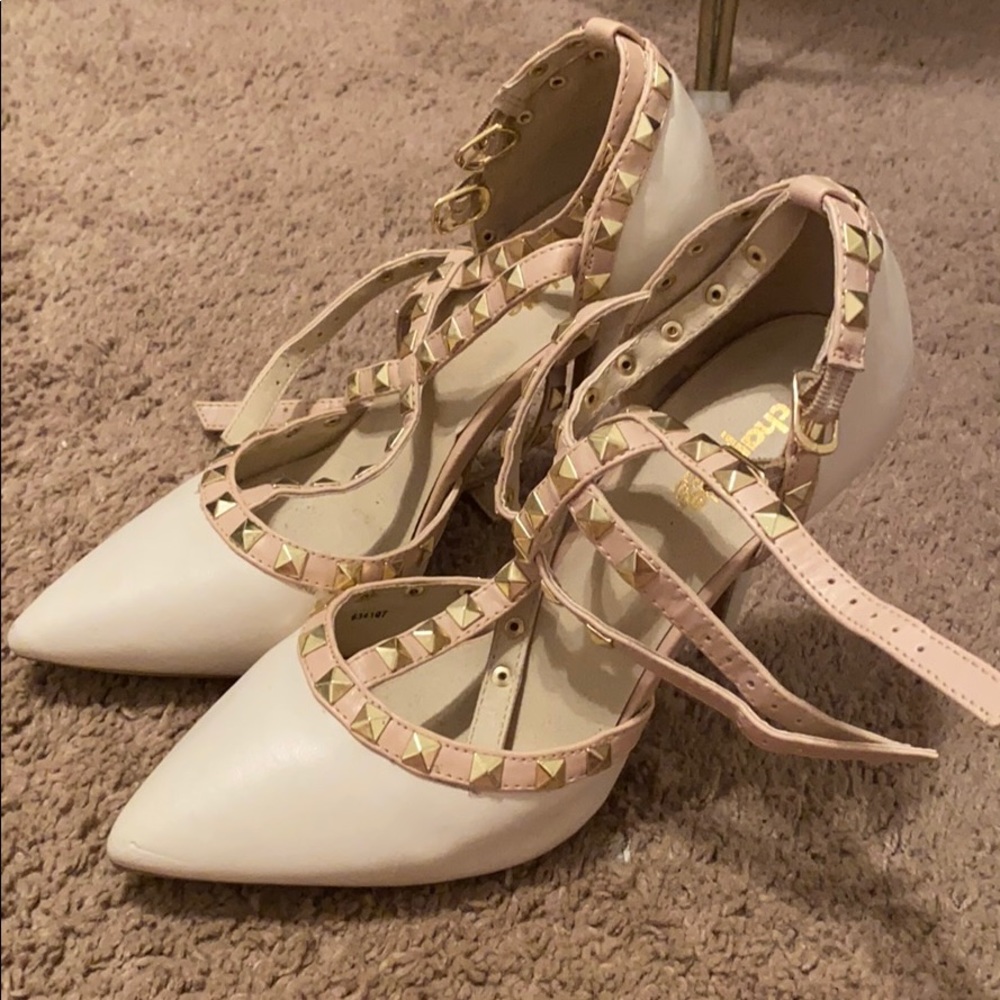 White gold nude heels. New without tags